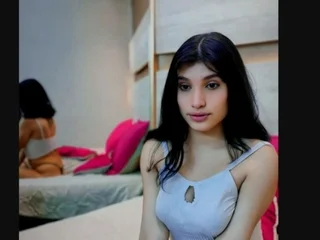 Girlwannamore live cam video preview