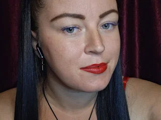 Creativepersonality Curvy webcam from Ukraine