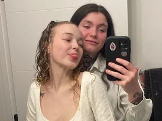Pattyandblondie Petite webcam from Canada
